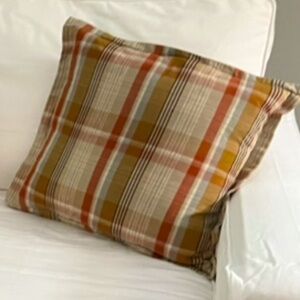 Gently used. Pottery Barn 20x20 harvest plaid cover.